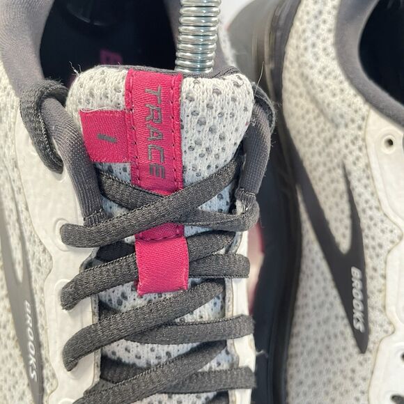 Brooks Trace 1 Women’s Running Shoes Sneakers White Black Pink Size 9 - Picture 7 of 12